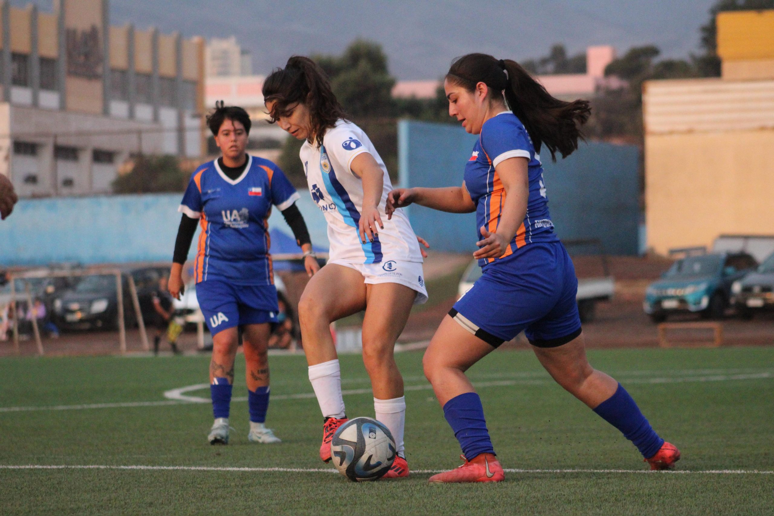 Concejo municipal aprueba recursos para realizar liga municipal de fútbol femenino