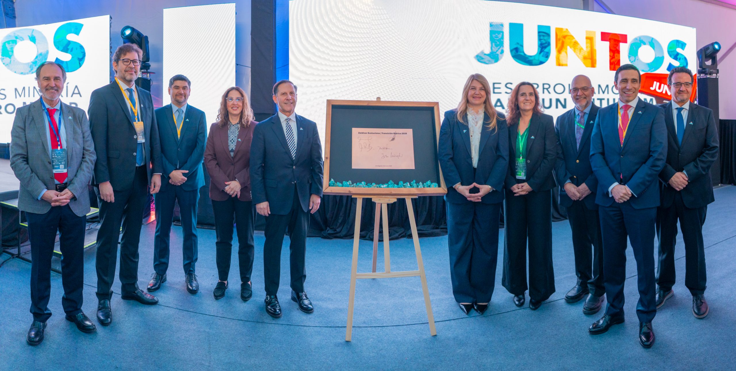 Inversión, desarrollo, empleo local y proveedores, anuncios en Exponor