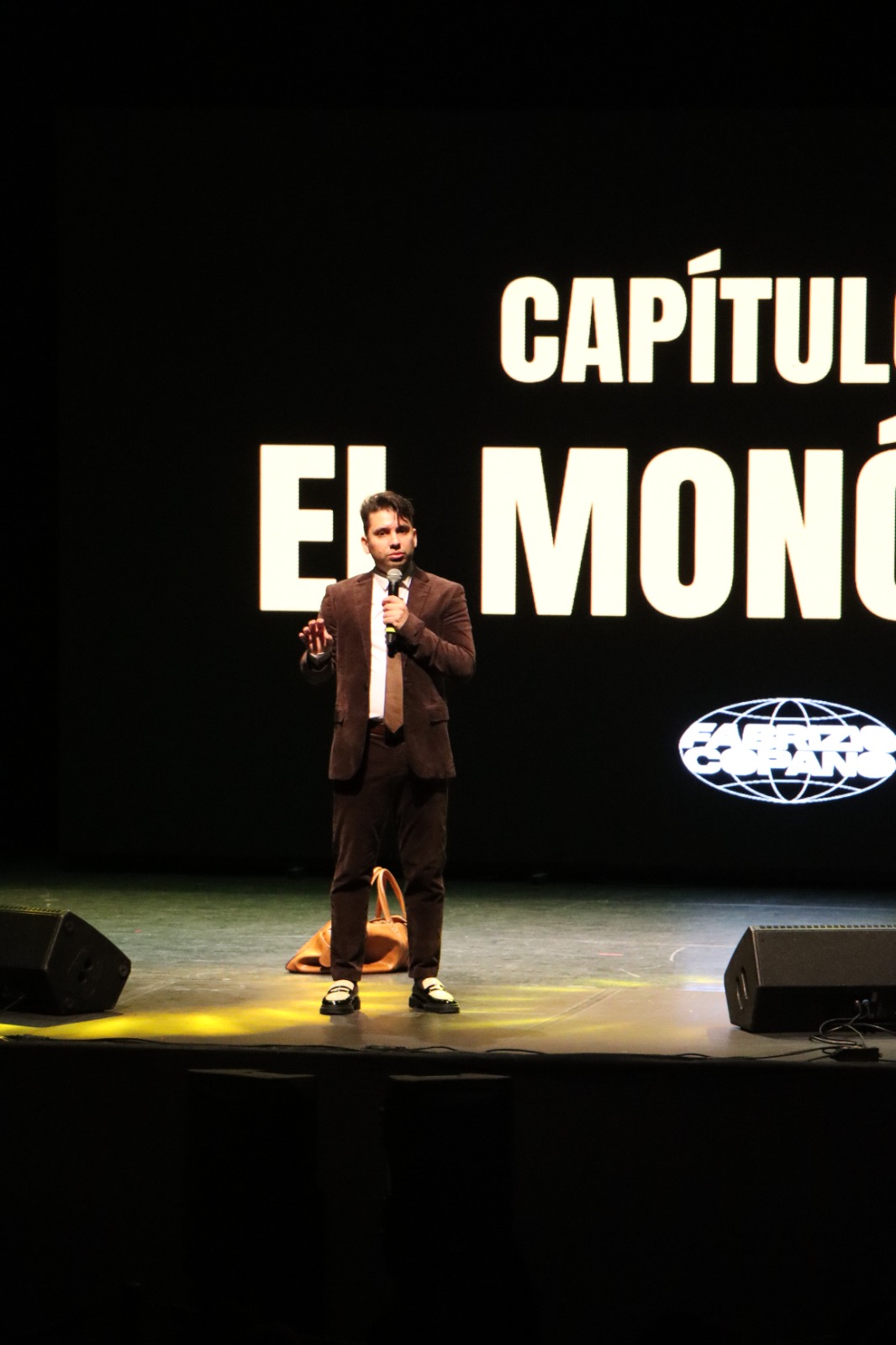 Fabrizio Copano vuelve con su aplaudido show de stand up comedy