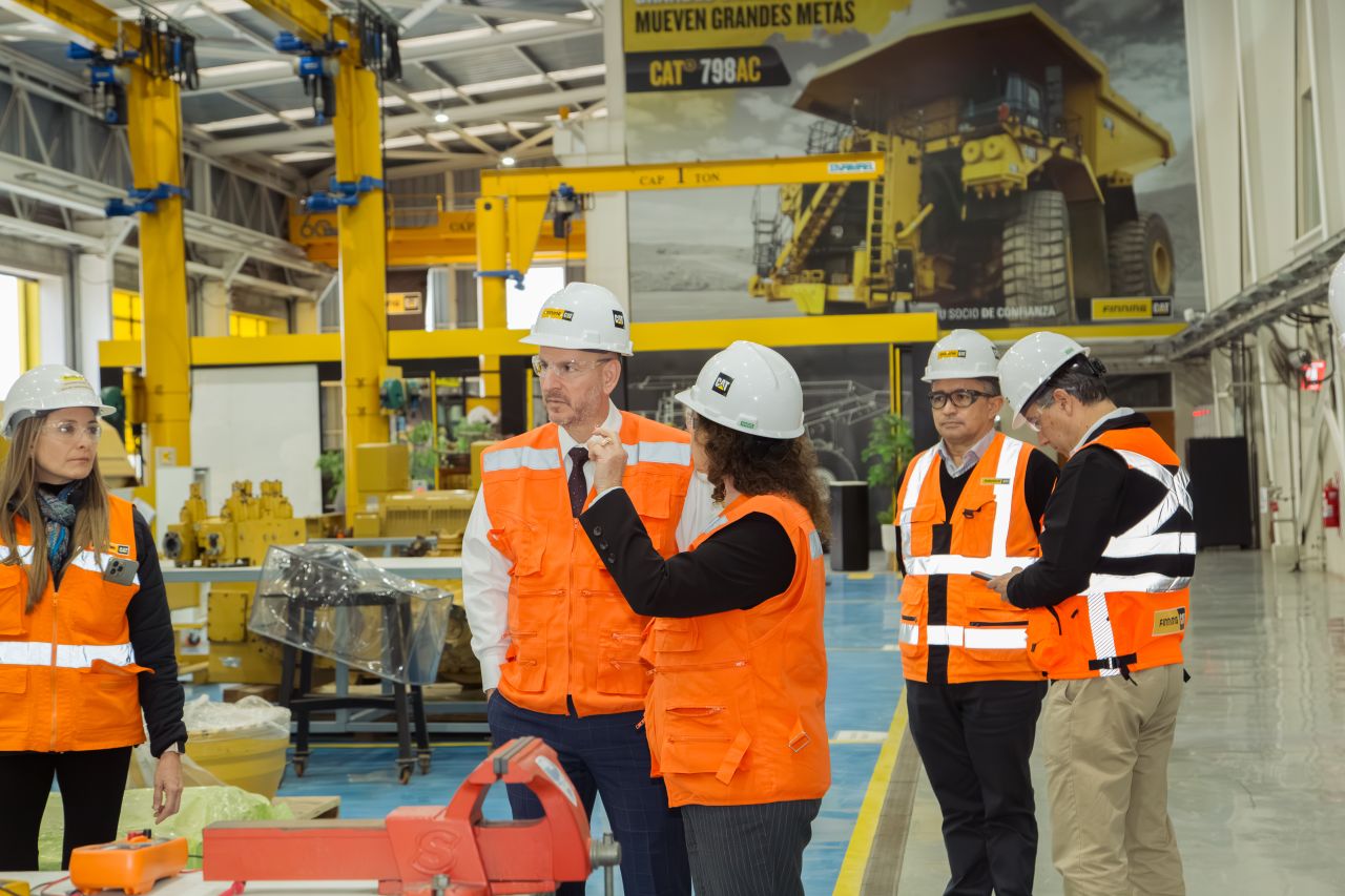 Embajador de Estados Unidos visita Centro de Instrucción Técnica