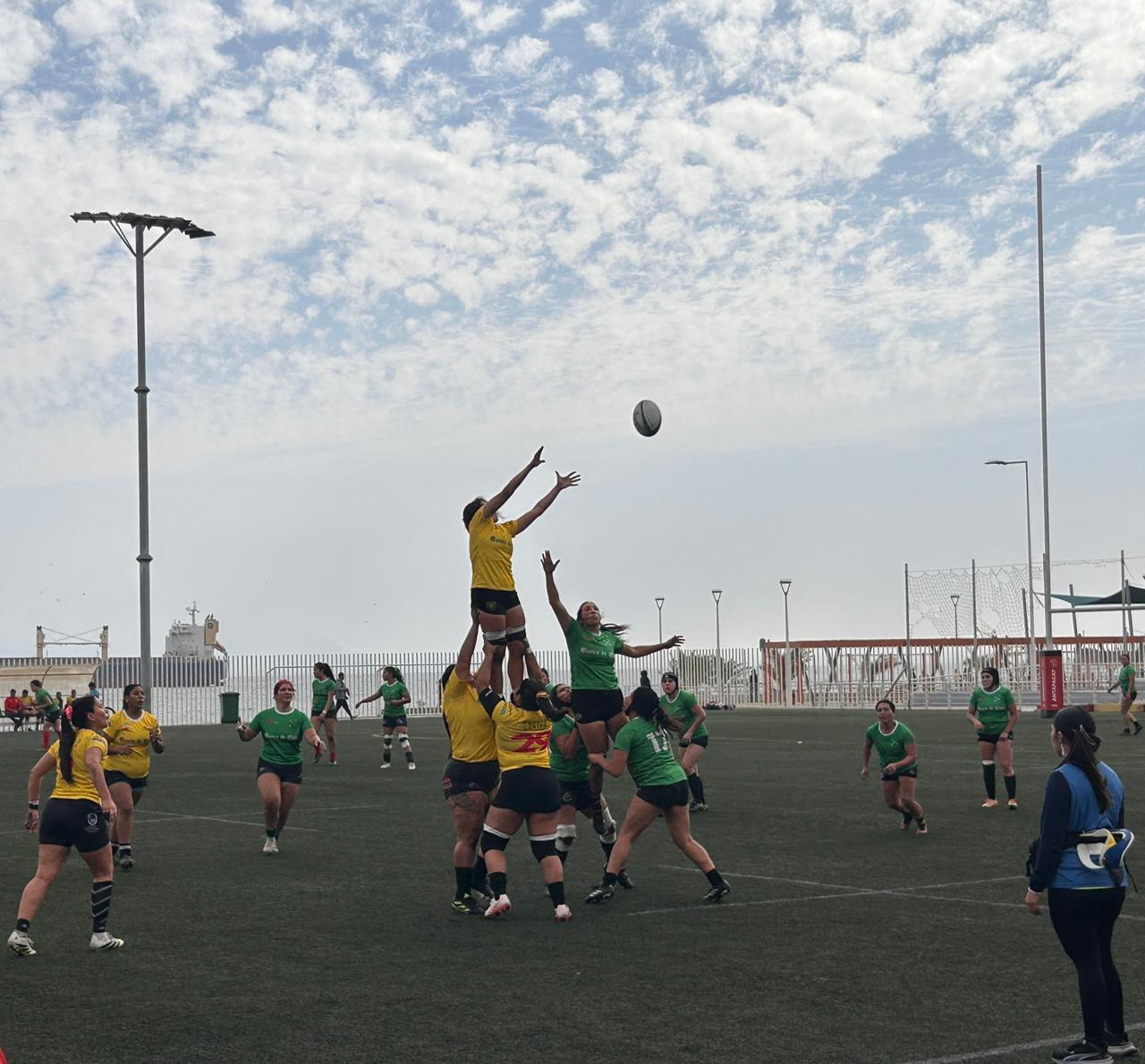 Entre el rugby y la ciencia, penquista visita por primera vez la ciudad