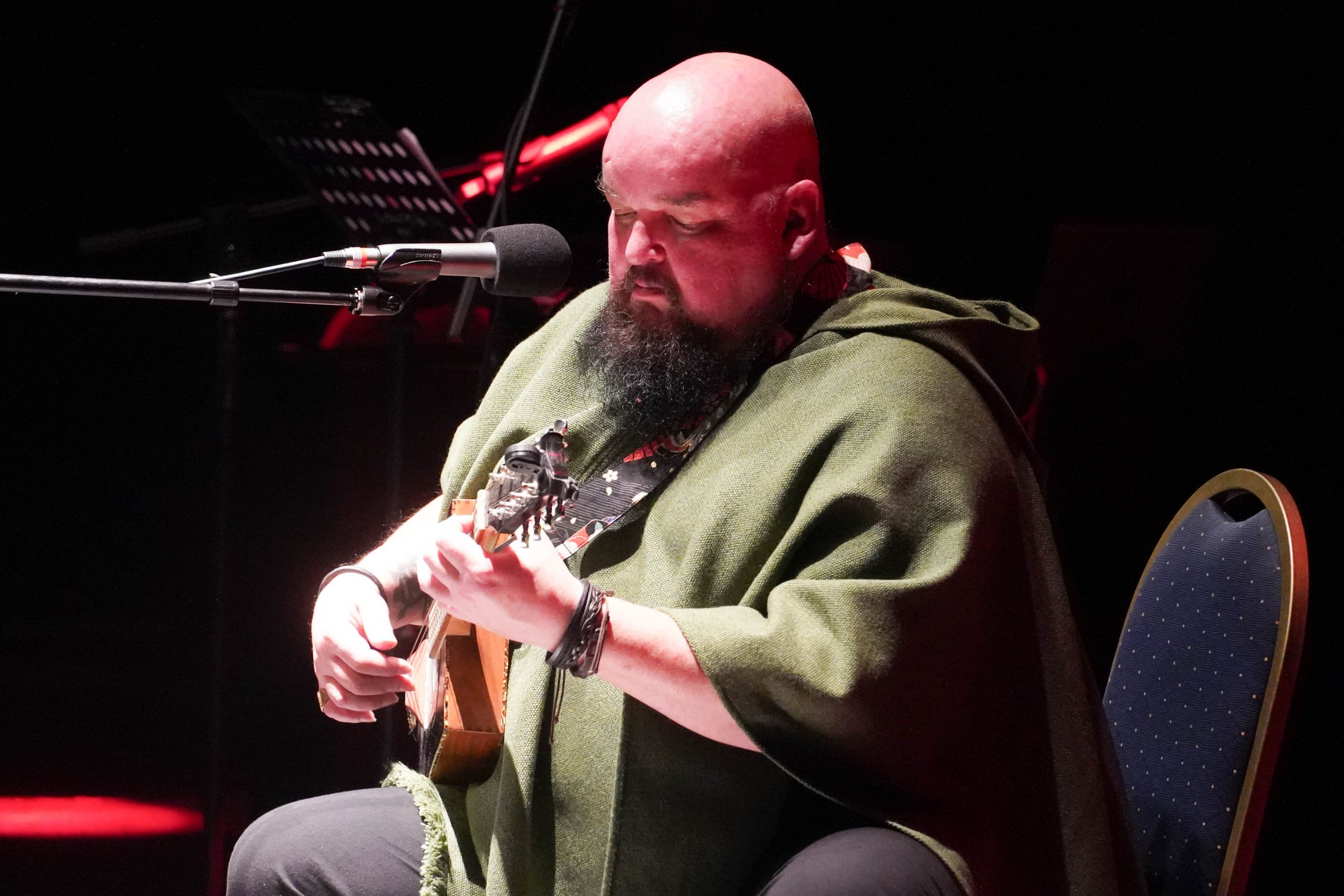 Icónica jornada se vivió en el Teatro Municipal con presentación de Alain Johannes
