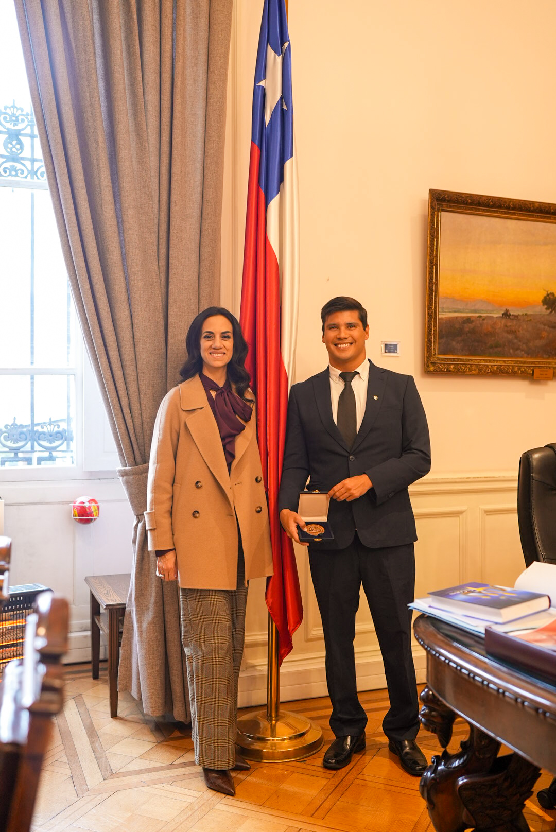 Tras nadar casi 20 horas en Hawái: Senado distingue a Sebastián González
