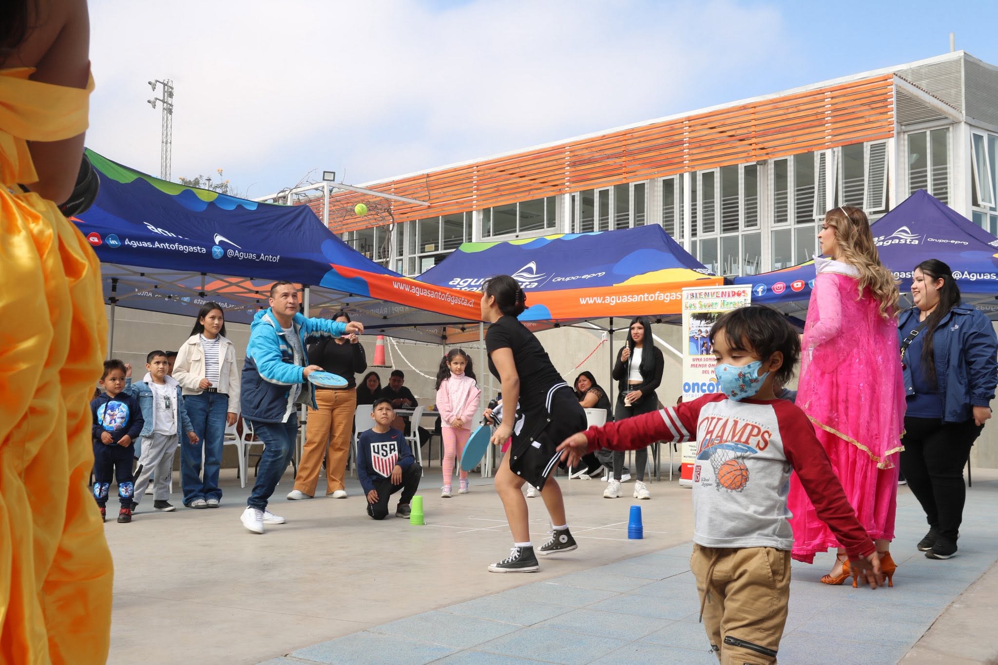 Un día para olvidar el cáncer: Oncofeliz invita a aportar en la fiesta de 74 niños oncológicos