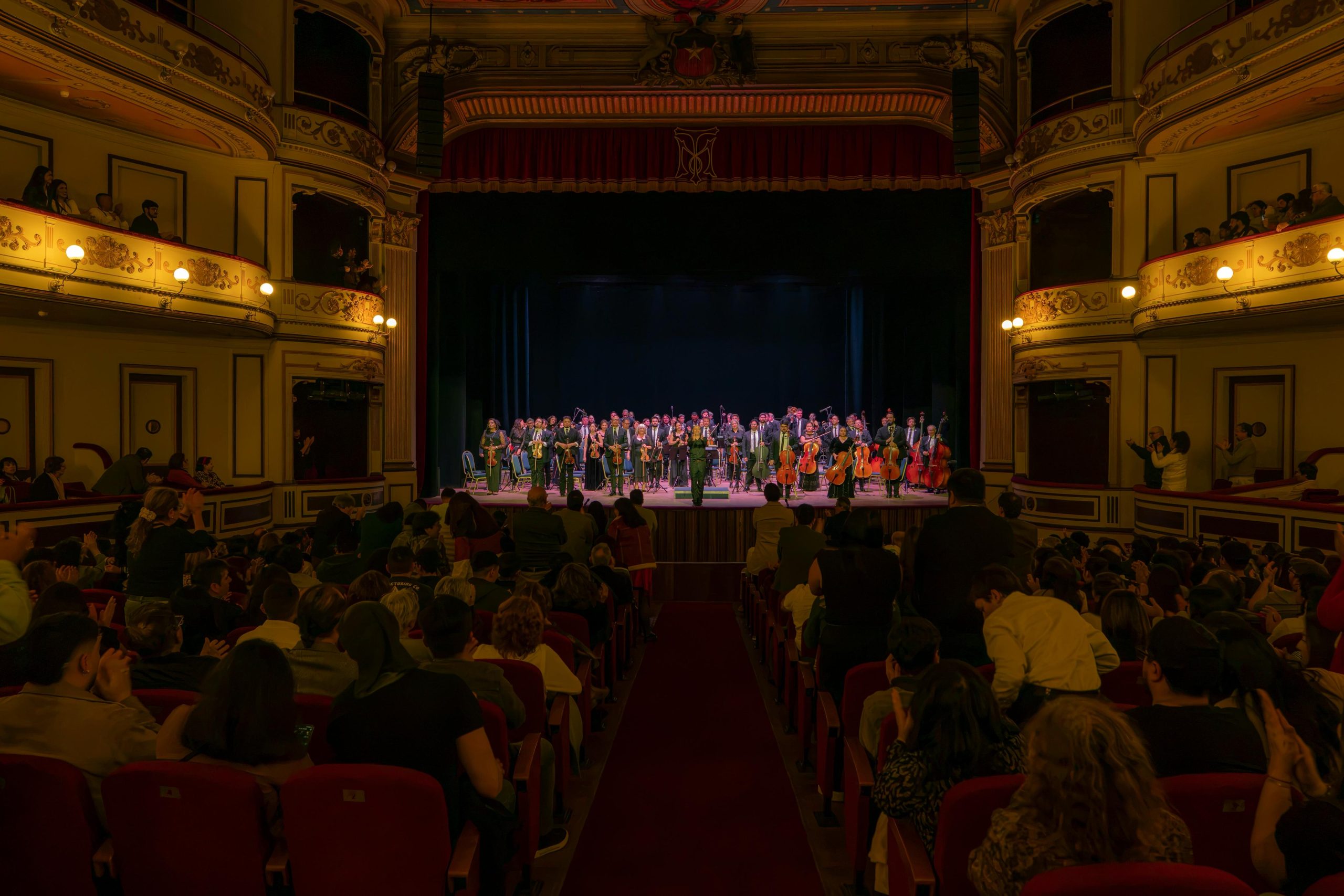 A teatro lleno la OSA se presentó en el histórico Municipal de Iquique