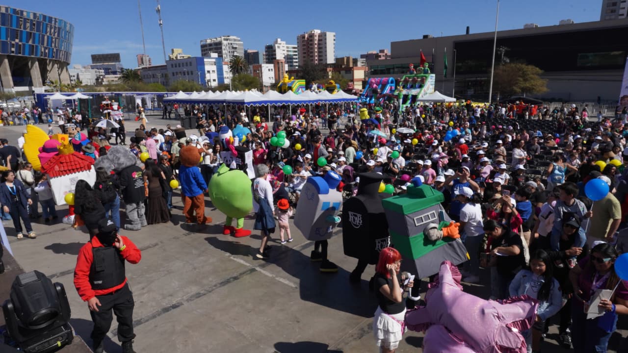 Más de 7 mil personas celebraron el inicio del mes de los niños
