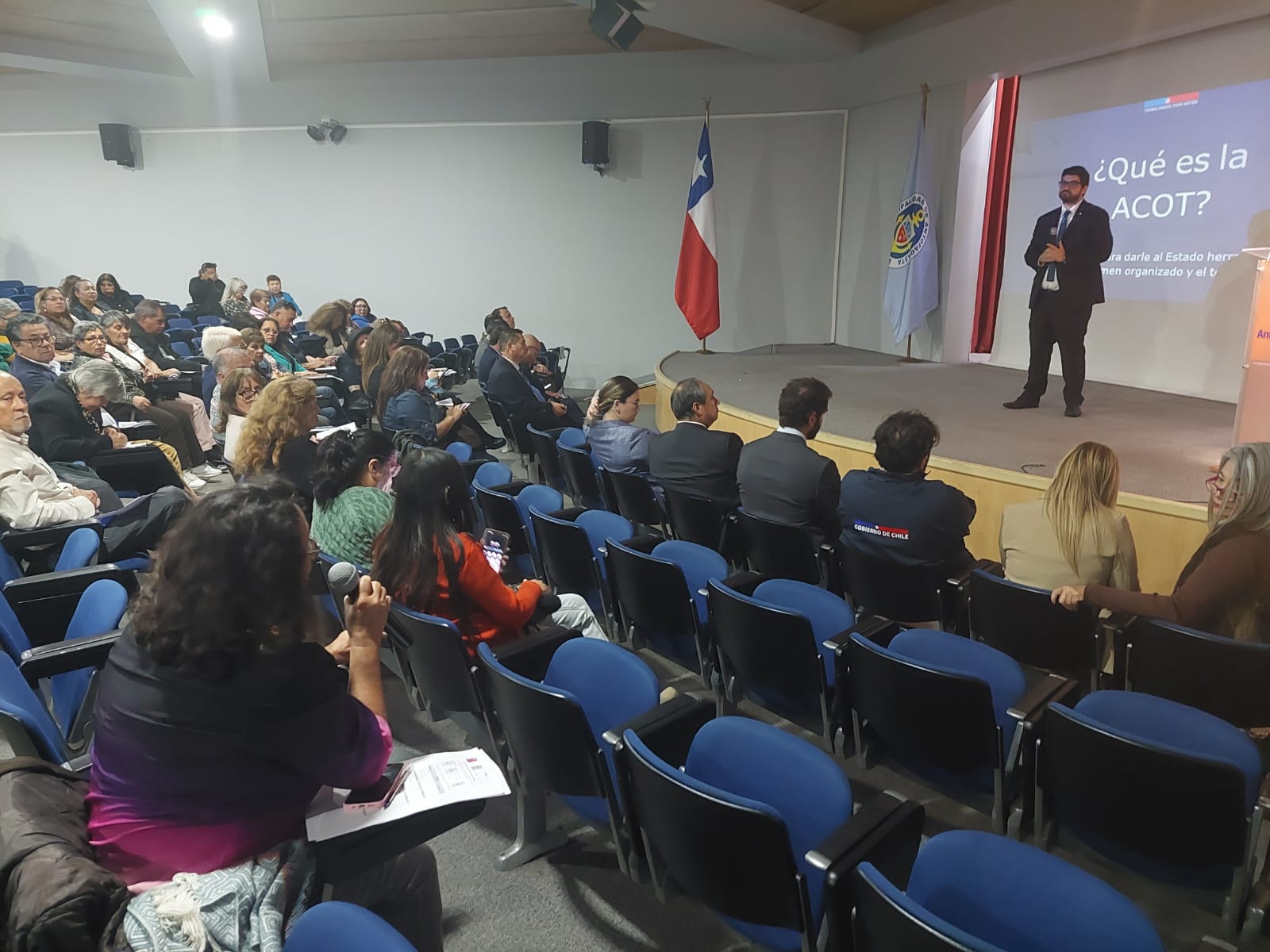 Presentan Agenda ACOT a dirigentes sociales y aborda estrategia contra el crimen organizado